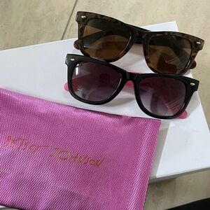 2 Pairs - Betsey Johnson Wayfarer Style Sunglasses |GUC | Pink/Black, Brown